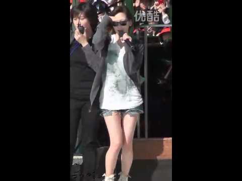 110514 Taeyeon SNSD - Hoot Rehearsal  (fancam )