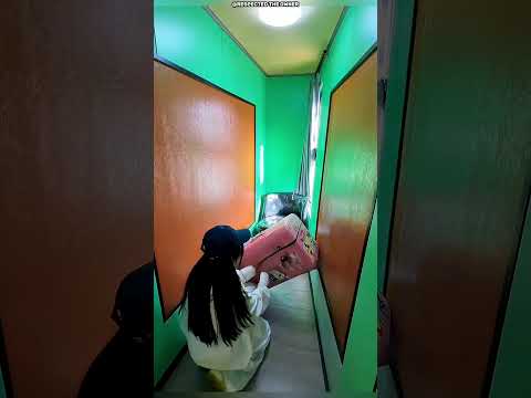 🏨😲 Девушке дали самый крошечный гостиничный номер, но потом всё изменилось!