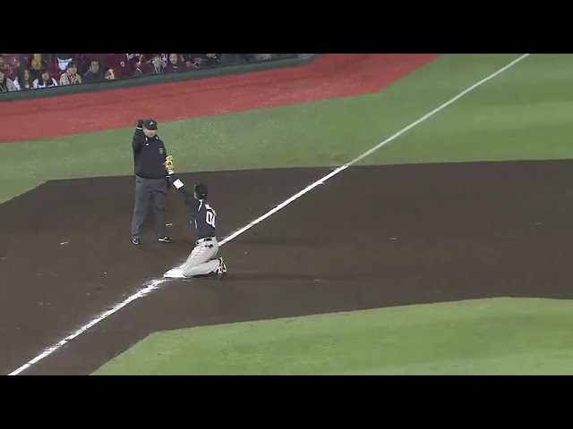 【8回裏】飛びついた!! マリーンズ・高濱のダイビングキャッチ!! 2016/4/13 E-M