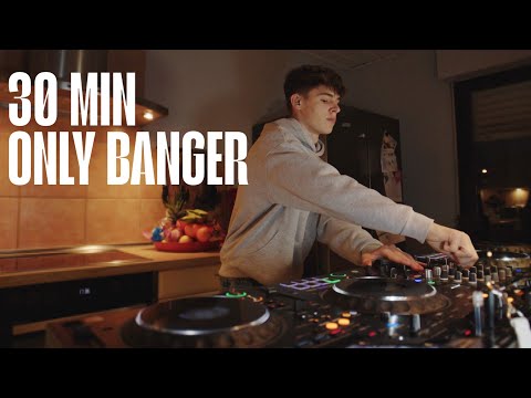 RAVE IN MY MUM'S KITCHEN | ONLY BANGER! | DJ MAAXX