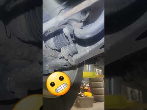 Diagnosing suspension noise #subaru #mechanic #mechaniclife #diag #suspension