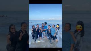 Download lagu momen lucu ketika lagi foto foto tetapi malah diterjang ombak ‼️‼️#lucu #kocak #meme #shorts mp3