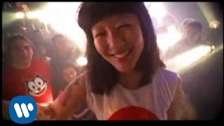 The Flaming Lips - Yoshimi Battles the Pink Robots Pt. 1 [Official Music Video]