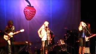 Court Yard Hounds - Skyline