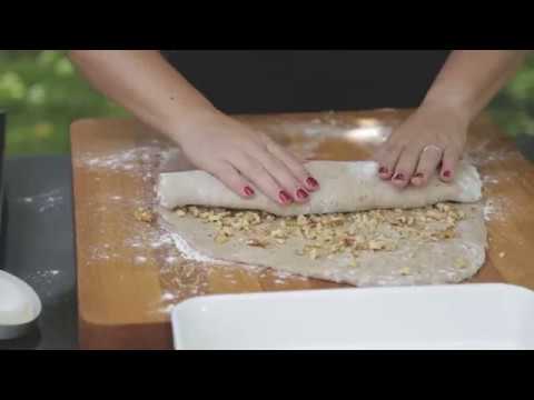 Velika slovenska kuharica: Kruh z lanenimi tropinami