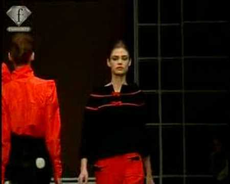 fashiontv | FTV.com - EMANUEL UNGARO FALL/WINTER 2005/2006
