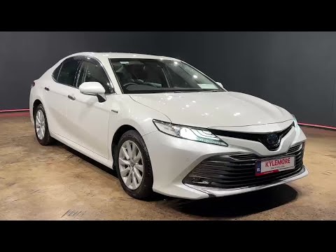 Toyota Camry HYBRID 2.5 AUTOMATIC - FACTORY ALLOYS - Image 2