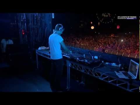 [HD] Armin van Buuren playing Serotonin Joyride (M&M Mashup) at ASOT 600 Kuala Lumpur 2013-03-15