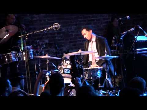 (HD) Soulive - Alan Evans Drum Solo from 1 in 7 - Brooklyn Bowl - Brooklyn, NY - 3.10.11