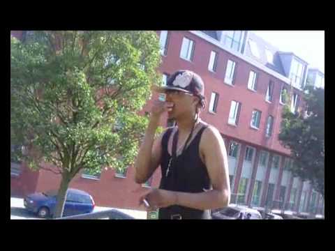 kleine Man - kadun lyrics_(offical vidoe clip) 2011.wmv