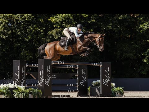 Instant Love M - Jumping