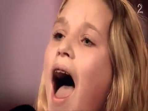 wow  Nora Foss singing on Norske Talenter Somewhere Over The Rainbow