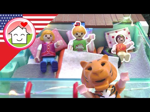 Playmobil English Anna and Lena Spend the Night in the Pool  - The Hauser Family