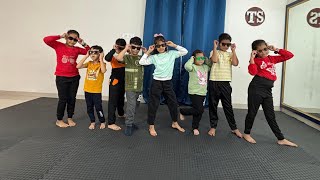 Download lagu Lungi Dance | Chennai Express | Kids Performance | TS Version  mp3