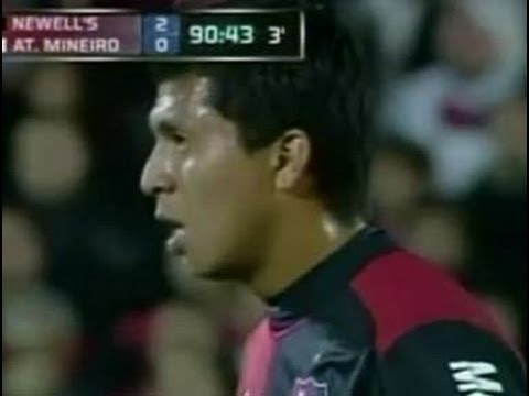 Rinaldo Cruzado made his comeback in Newell's Copa Libertadores victory.