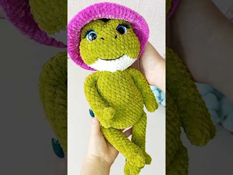 Лягушка модница 🥰 #вязаныеигрушки #плюшевыеигрушкикрючком #amigurumi #handmade #toys #вязаниекрючком
