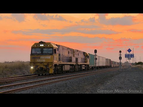 6PM6 Pacific National Container Train At Sunset (3/4/2023) - PoathTV Australian Railways