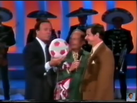 Julio Iglesias y Alejandro Fernandez Siempre En Domingo 25 Aniversario "3"