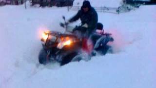 preview picture of video 'Квадроцикл в снегу.mp4'