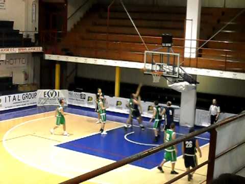 OLIMPIA PALLACANESTRO MONTEGRANARO - CASTELRAIMONDO BASKET 04_02_11 - Penetrazione