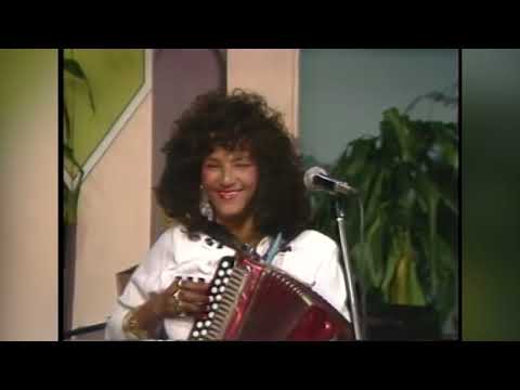 Fefita La Grande en Ustedes y Nosotros en 1992