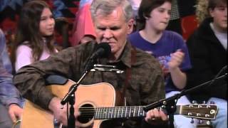 Liz and Lynn Shaw with Doc Watson