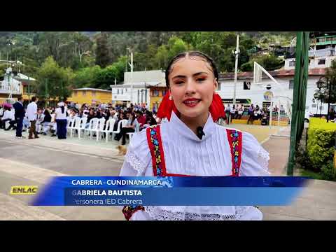 Entregan 133 computadores a estudiantes en Cabrera para cerrar brecha digital | Enlace Trece