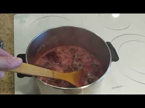 Rødgrød med fløde. Danish dessert. How to make it