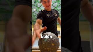 ¿Cómo limpian la resina negra de los balones de balonmano? 🤾
