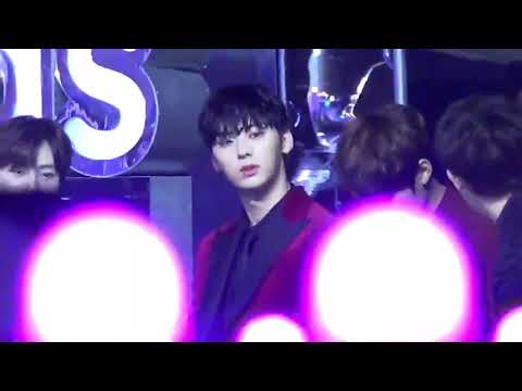 [FANCAM] HWANG MIN HYUN (WANNA ONE) AT MMA 2017 (HD)