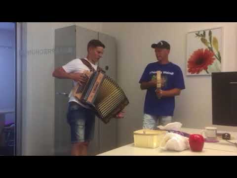 Der ARD-"Sommerhitkönig" spielt live in der Viechtacher Redaktion