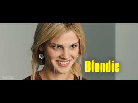 Heute bin ich blond 2013 German theatrical trailer still with protagonist Sophie in blond wig