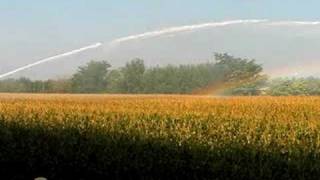preview picture of video 'Irrigazione a pioggia con arcobaleno'