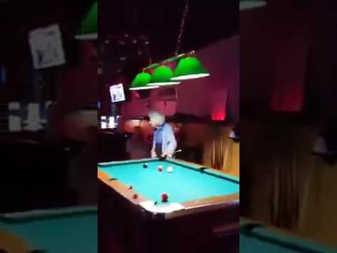 Le dicevano sei troppo vecchia per giocare a Biliardo! Guardate come si vendica!