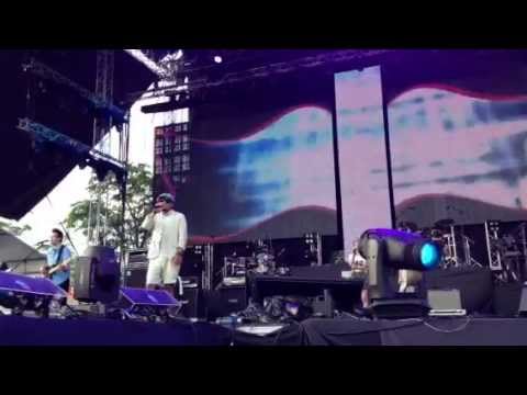 Chang Chen-yue performs at Spring Wave Music Festival