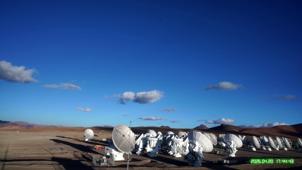 The Atacama Large Millimeter/submillimeter Array (ALMA) and Starry sky LIVE, Chile - YouTube