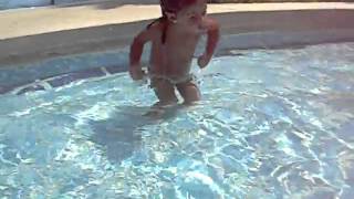 En la piscina peque&ntilde;a
