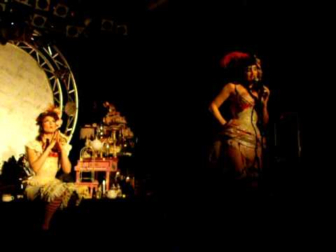 Emilie Autumn Live in Charleston SC: Naughty Veronica Kissing