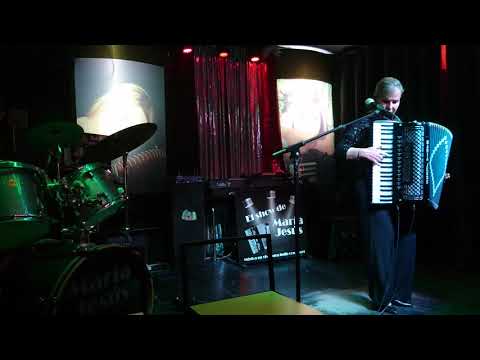 María Jesús y su acordeón