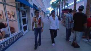 Shahrukh Khan go for shopping in usa.... part 1