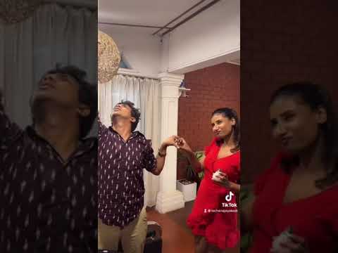 ආදරය හෑල්ලුවට ලක් වුනු මොහොතක්... 😀 #shorts