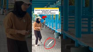 Download lagu Dapat ikan saat mancing wanita ini malah dibuat repot ❗ #mancing #videoviral mp3