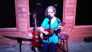Sailin' Shoes by Lowell George / Little Feat - ukulele cover by Cyndi Craven