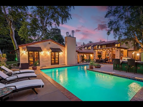 Expressive Spanish Hacienda Meets Vintage Hollywood Glamour