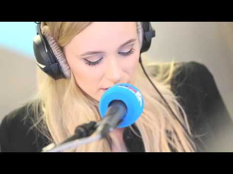 MNM: Astrid Destuyver - Adorn