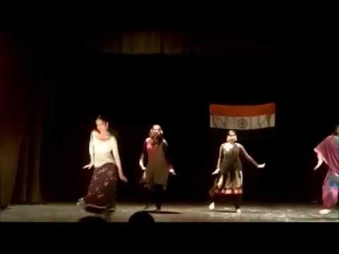 Girls groupdance at Jai Ho, Uppsala 2014