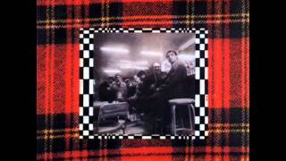 Yo Quiero Morirme Acá Lyrics English Translation