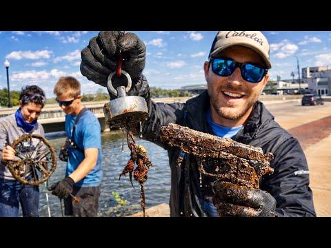 Body Bag Found Magnet Fishing Has Police Asking Questions!!