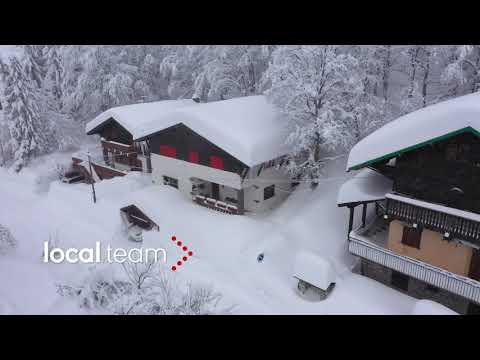 Paesaggio sommerso dalla neve: il drone in volo all'Abetone