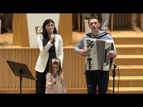 Familia Asimionese -  E lupta tot mai grea pe cale - Elim Bruxelles